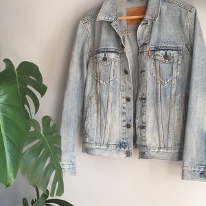 Levis classic denim jacket